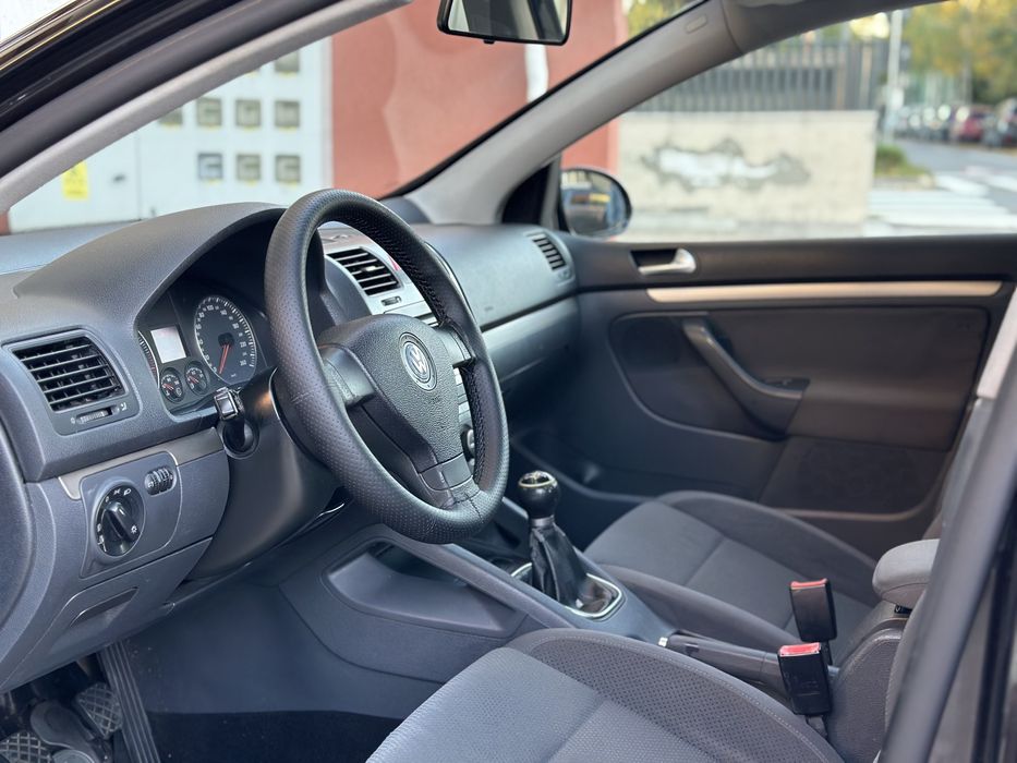 Volkswagen Golf 5 2008 1.6 MPI 102 CP