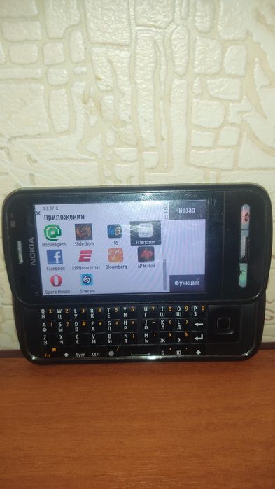 NOKIA C6,"Слайдер"