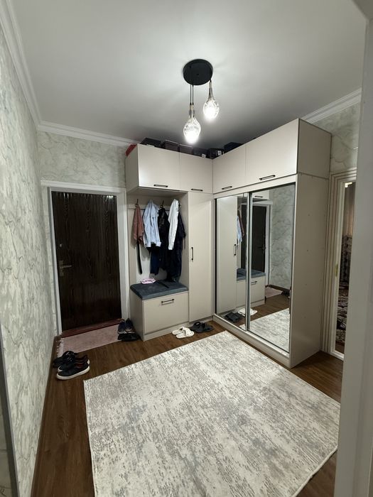 Бухоро шахар 5 микрораён а/сомийдан 3 хонали хамма жихозлари колади