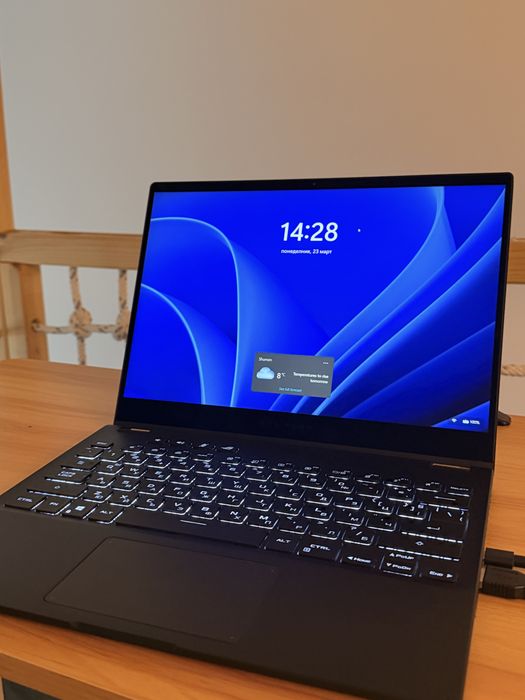 Геймърски лаптоп asus ROG FLOW X13  Ryzen 9 сгъваем