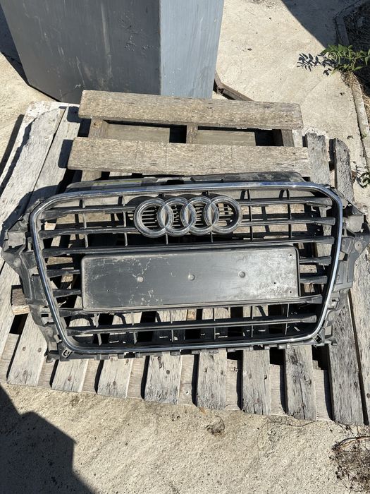 Audi A3 12-16г Предна маска Оригинална