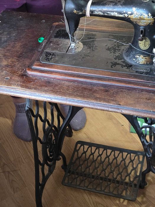 Masina de cusut SINGER