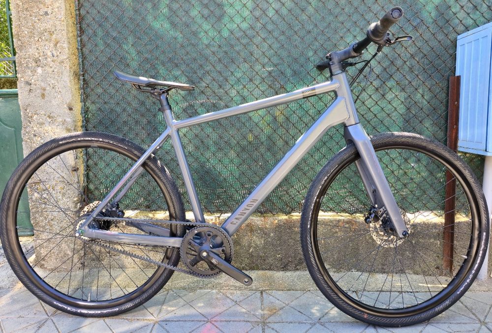 Canyon Commuter Алуминиев хибрид велосипед 8 скорости вътрешни с ремък задвижване Карбонова вилка 28 цола L размер