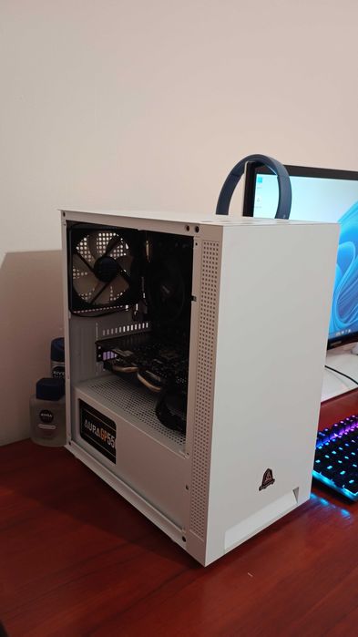 Vand 2 pc  uri gaming