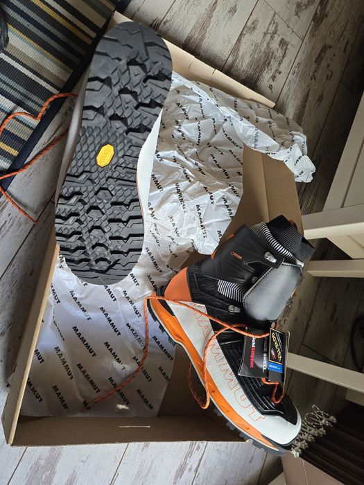 Нови туристически обувки Mammut Nordwand knit high GTX