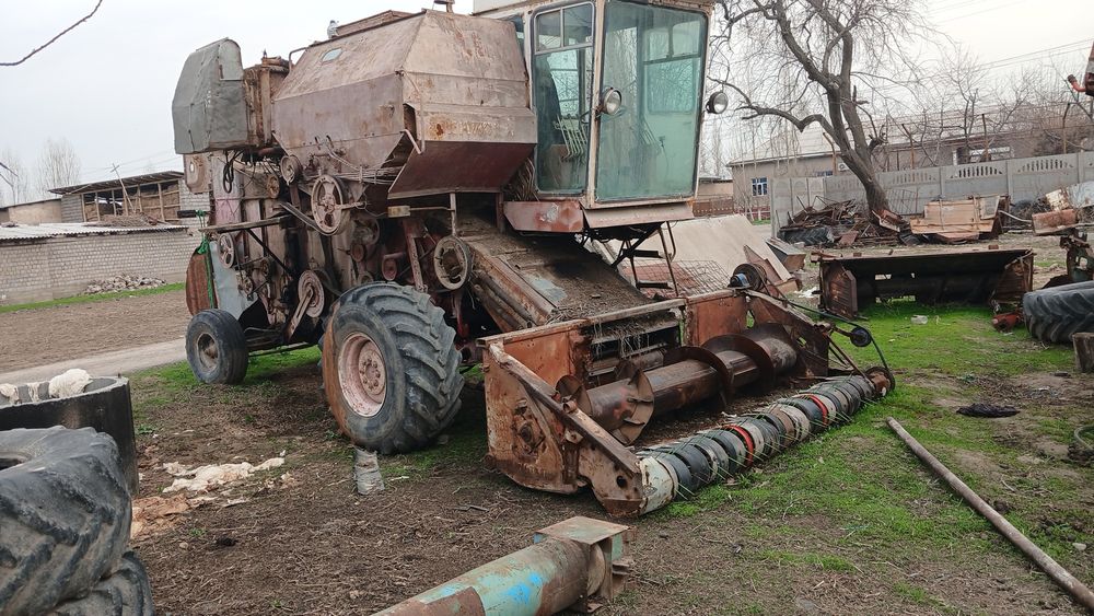 Комбайн нива ва енисей сотилади 55 млн дан  иккаласиям юради