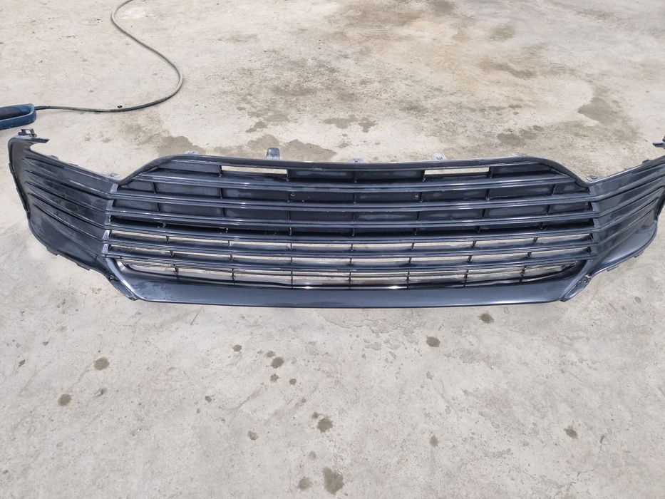 решетка в бампера камри 70
