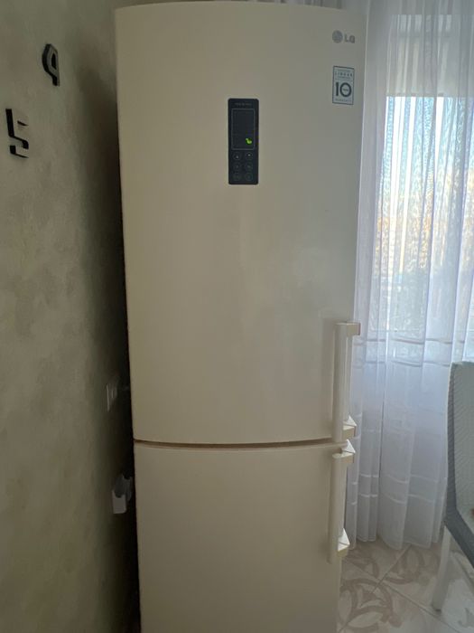 Холодильник марки LG