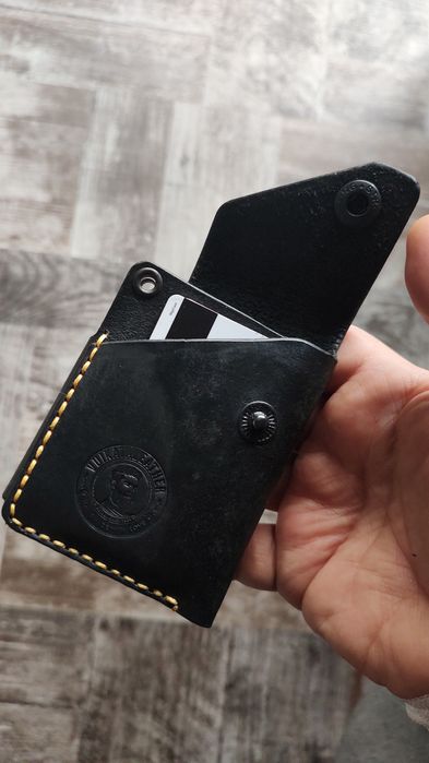 Ръчно изработени кожени изделия.