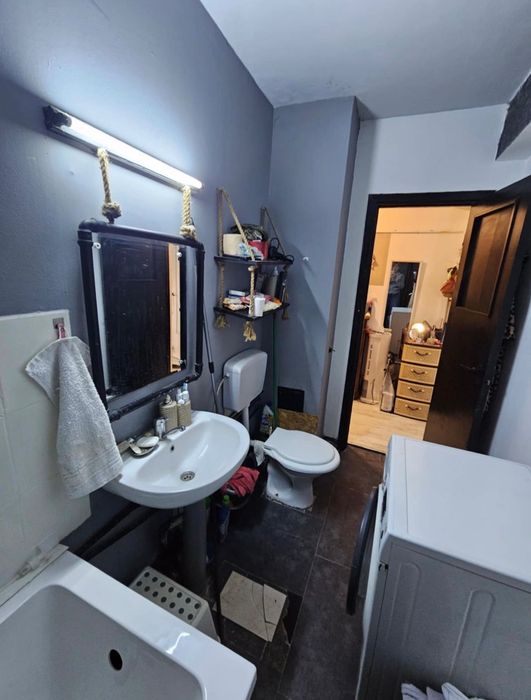 Garsonieră decomandată 40 mp + balcon – Zona Promenada