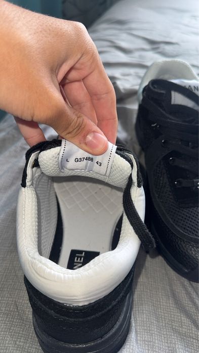 Chanel runner negru cu alb