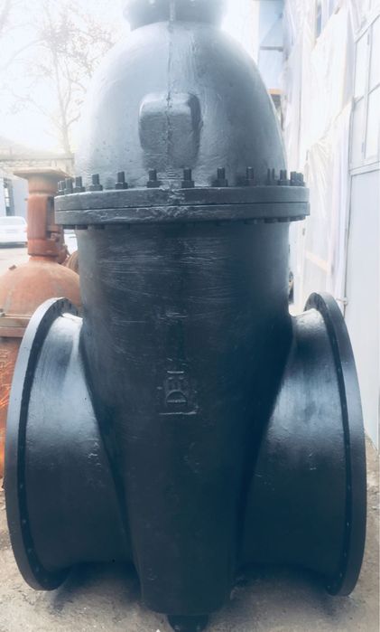 Задвижка чугунная Ду 1000 Ру 10