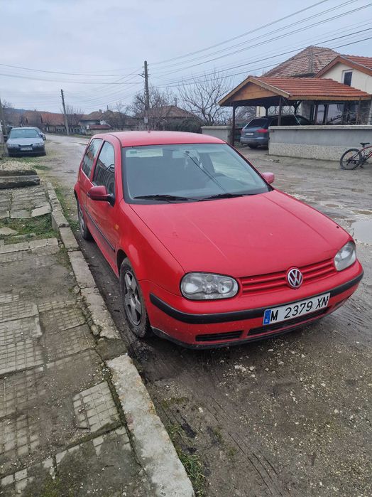 Продавам голф 4 tdi 1.9п