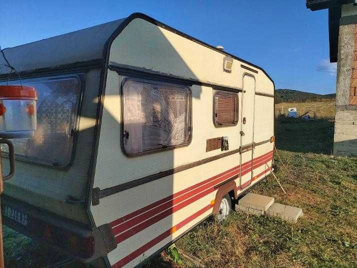 Rulota de gradina cu patru locuri