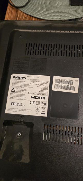 Vand doua tv Philips pentru piese