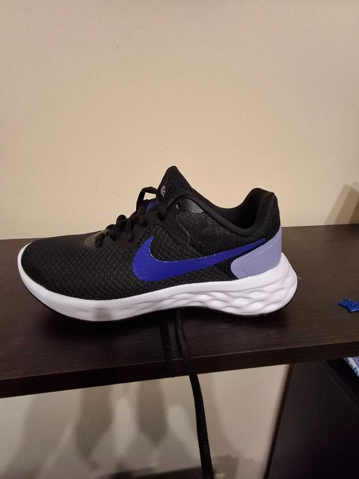 Чисто нови маратонки Nike