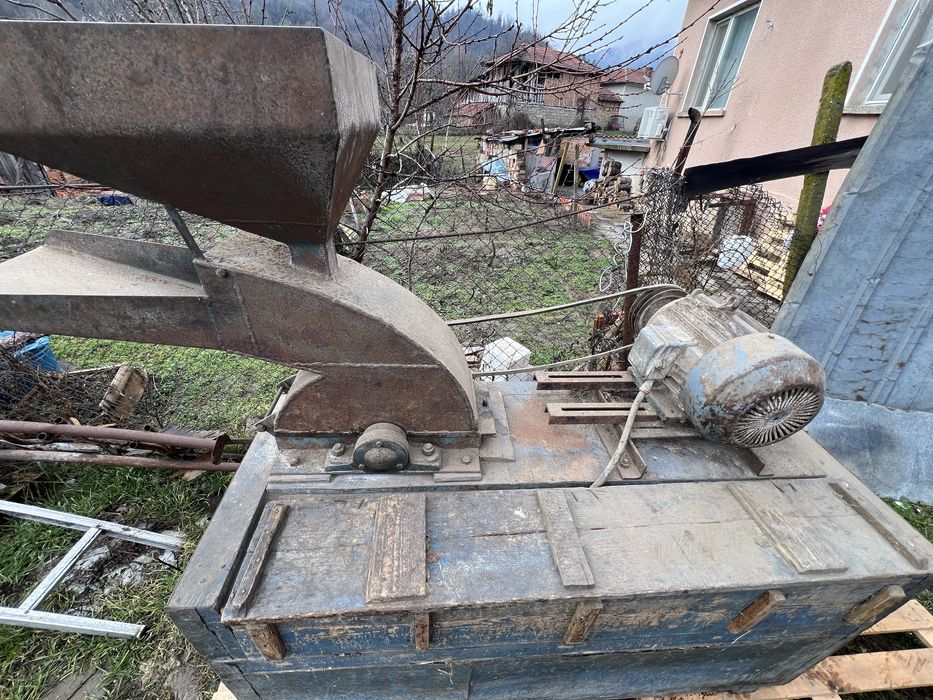 Трифазна фуражомелка,