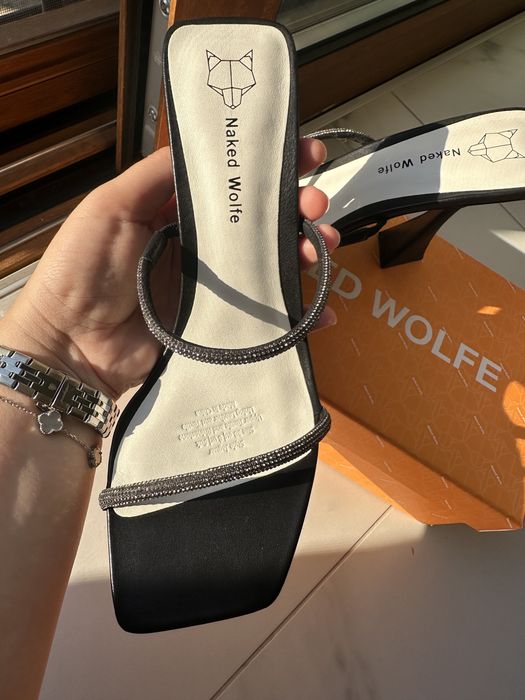 Чехли Naked Wolfe