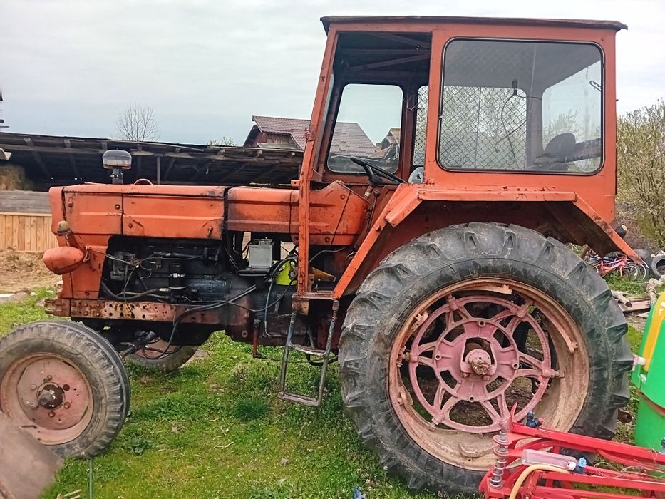 Vând tractor u650 cu plug