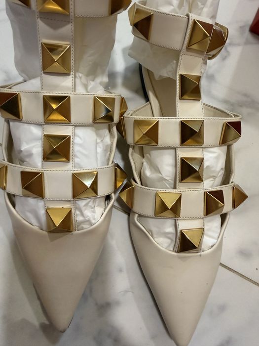 Valentino Garavani Roman Stud Ballerina  37