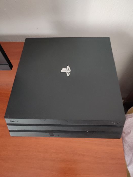 PlayStation 4 pro 1 tb