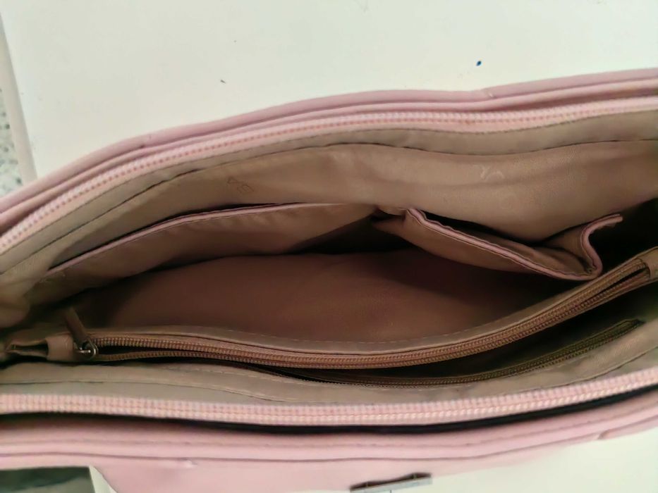 Дамска чанта в розов цвят