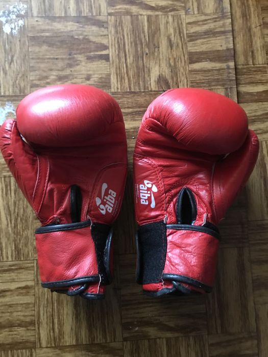 Продам боксерские перчатки
