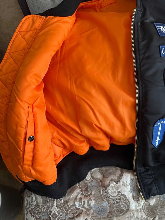 Бомбер Alpha industries