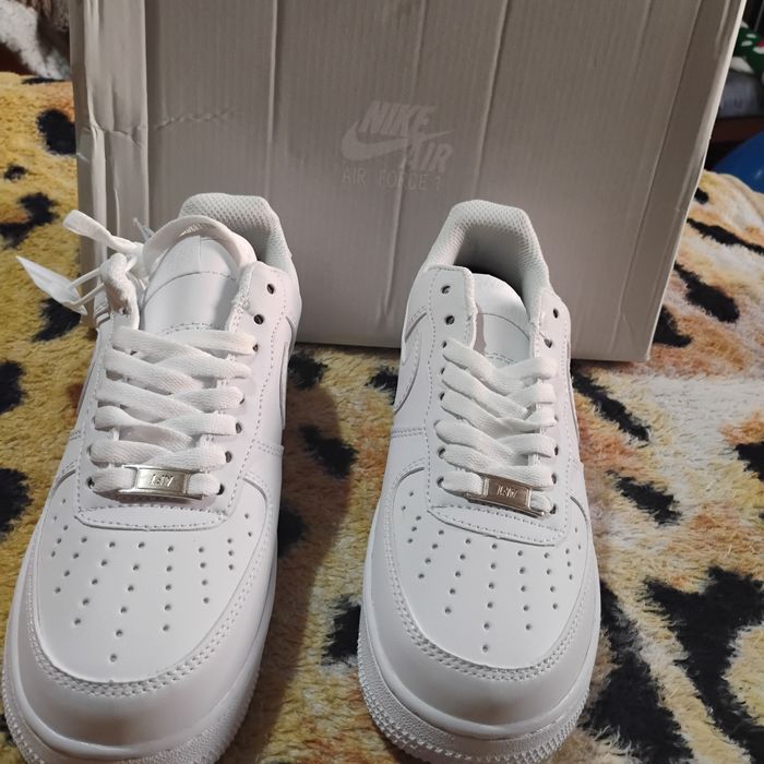 Vând Nike Air force 1s
