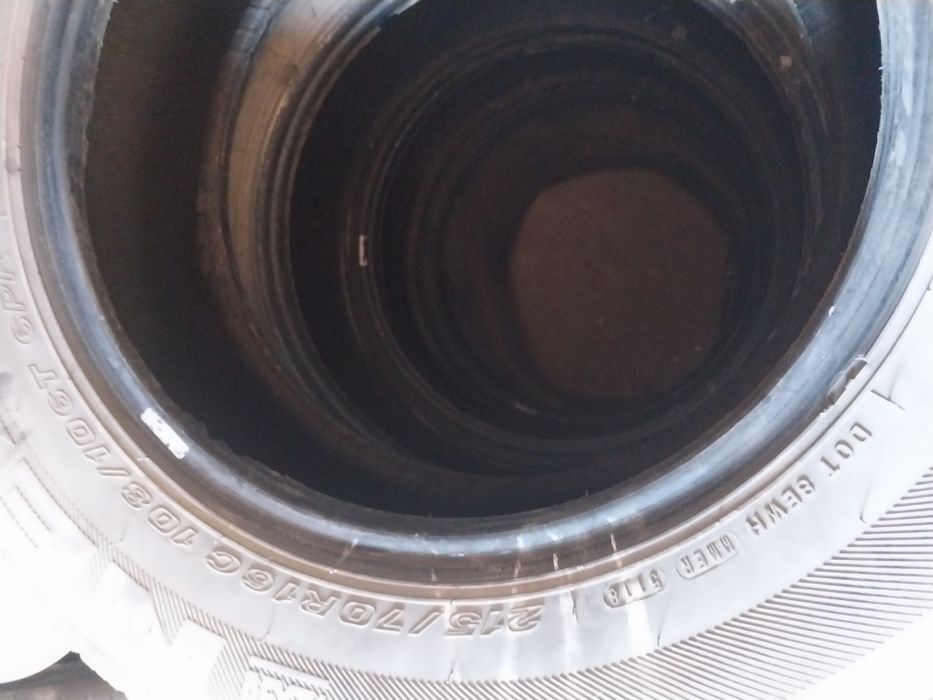 4 шины 215 70 R16С. Цешка для груза.