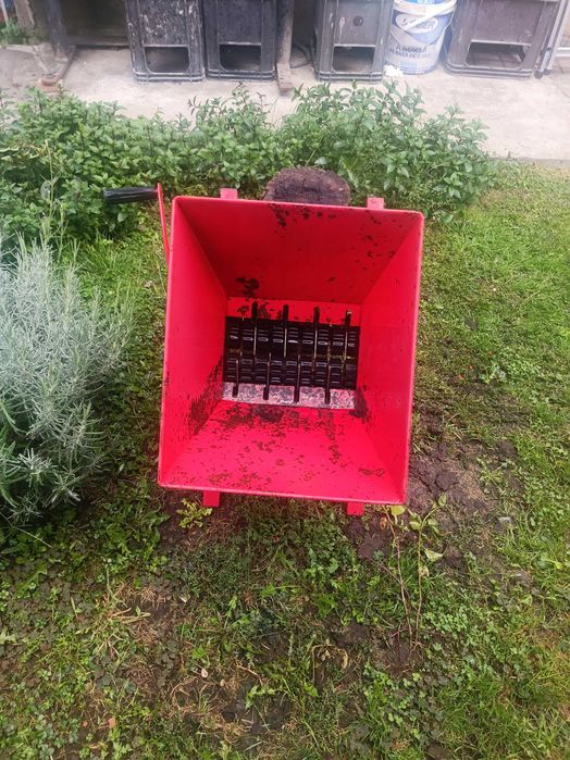 Tocător fructe manual, folosit foarte puțin
