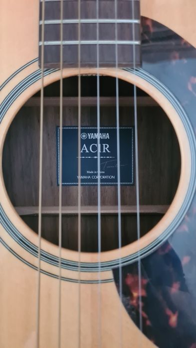 Продам гитару Yamaha