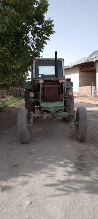 Traktor sotiladi