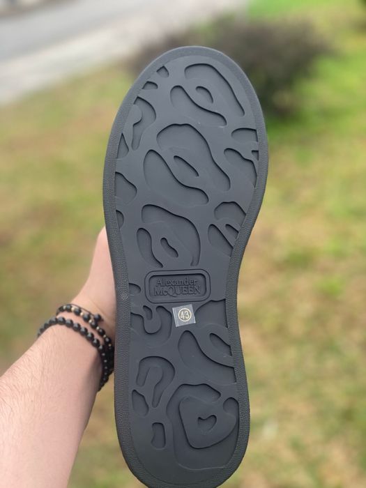Adidasi Alexander Mcqueen cu pietricele