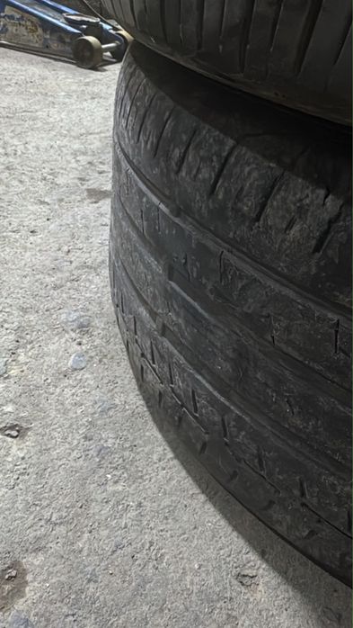 Продам бу Шины 235/45 r18.      .