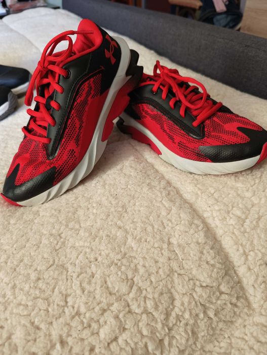 Детски спортни обувки Under Armour