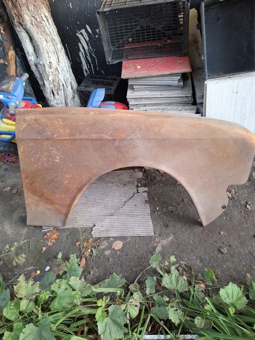 Продам крыло перед правое