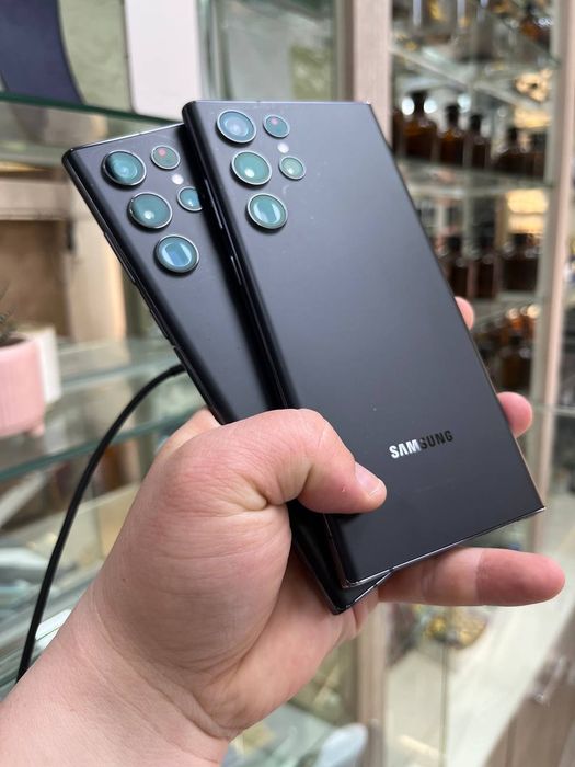 Samsung S22 Ultra xotirasi 12/256Gb