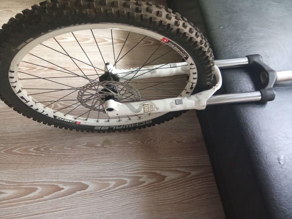 Вилка rokc shox domain 180мм c  капла