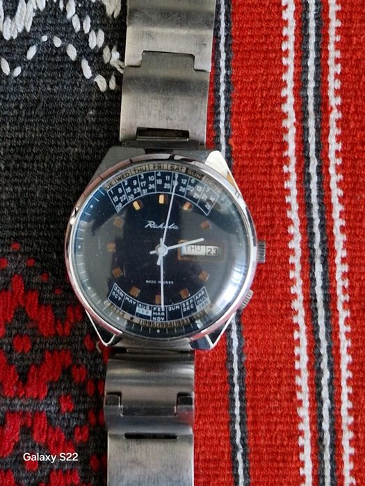 Vând ceasuri diferite