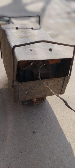 Svarka aparat
Адмотка мис.

Ишлаш куватти 2 3 4 ел