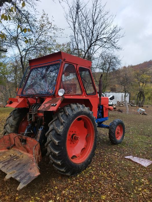 Tractor u 650 stare foarte bună de funcționare Ansuratei • OLX.ro