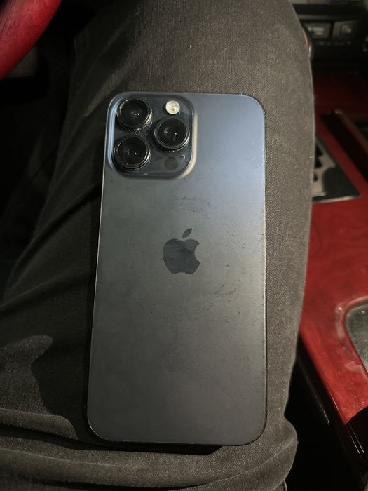 Продам Айфон 15 про макс