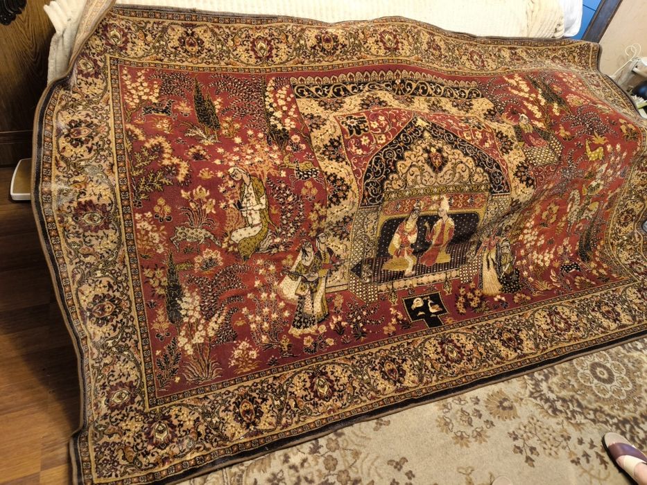 Жаккардовый пятицветный ковер с сюжетным узором — отличное состояние!