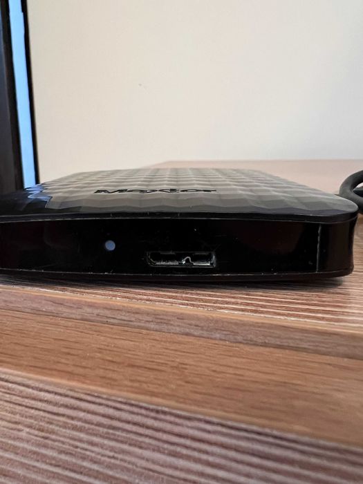 Външен диск Maxtor 1TB