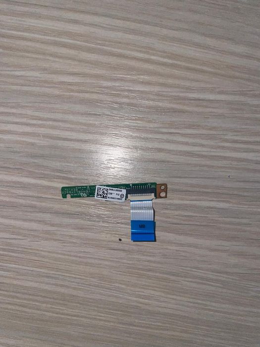 placă cu leduri și cablu flexibil (LED board cu P/N: DA0BLIYB6C0 / 3NBLILB0000), utilizată în seria de laptopuri Toshiba Satellite L50-B și L50D-B