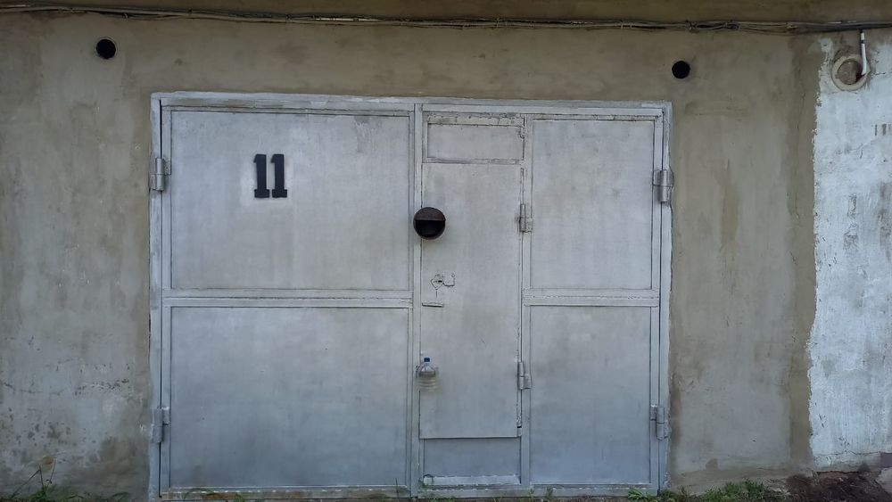 Продам гараж в 13 обществе, 2 блок.