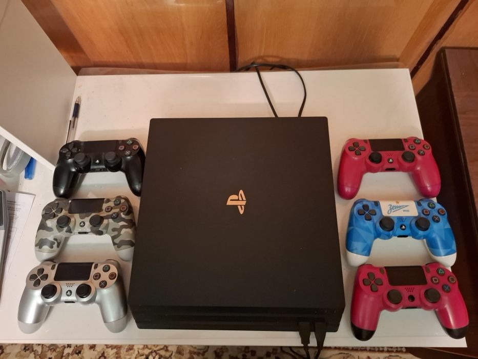 Продам PlayStation 4 pro 1Tb