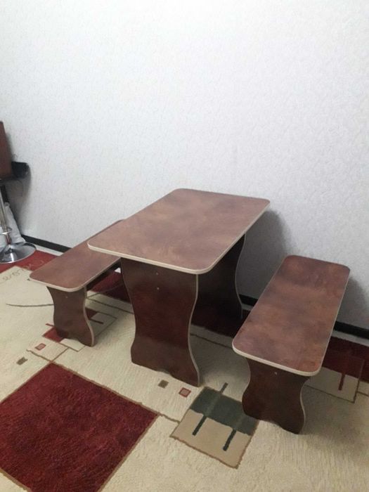 Парта со стульями