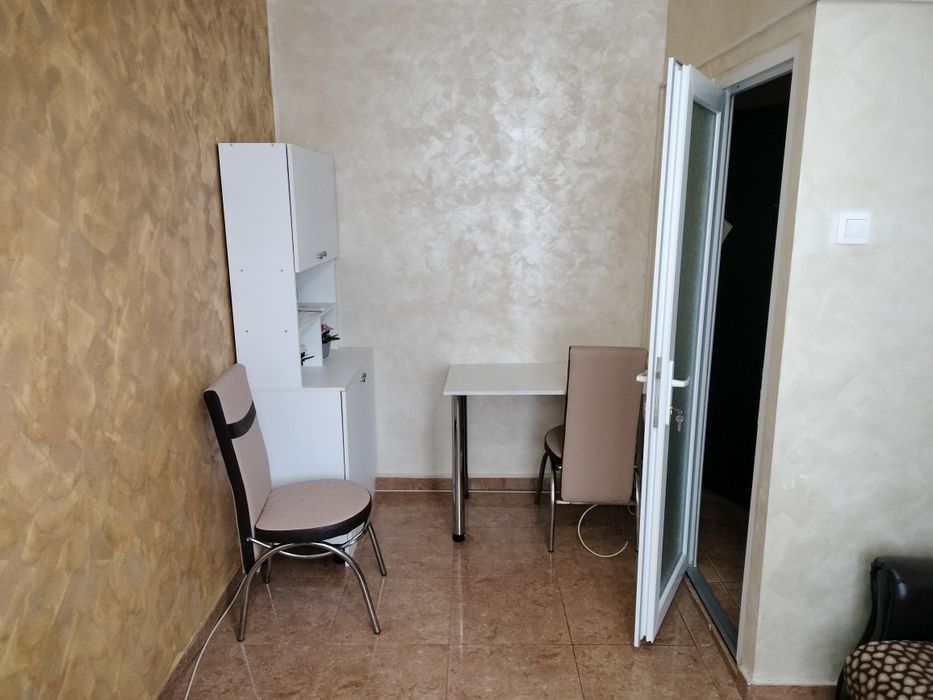 Închiriez apartament micro 19